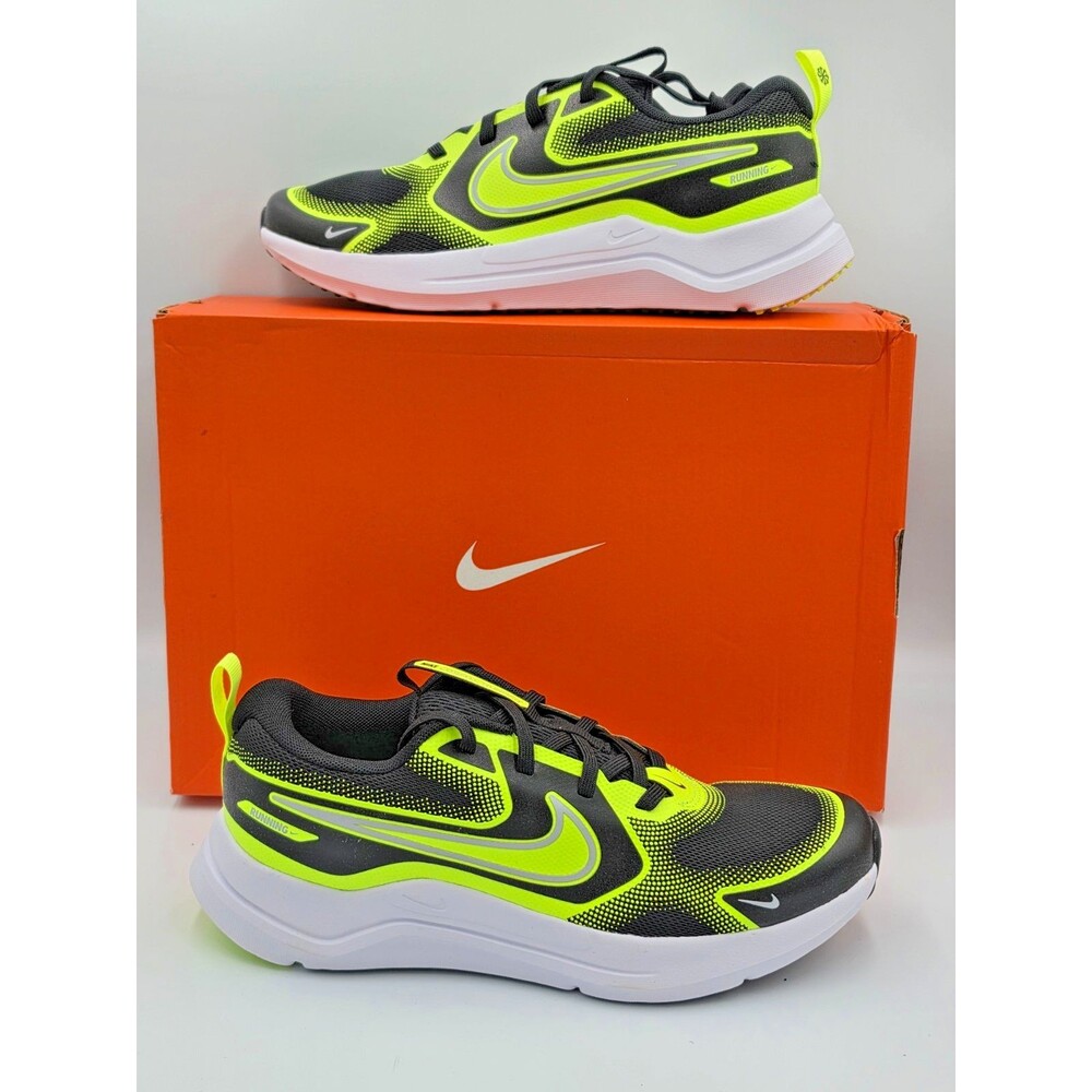 Nike Cosmic Runner GS Youth 7Y Women’s 8.5 Black Volt HM4402-005 NIB